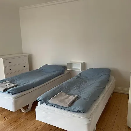 I Apartment *