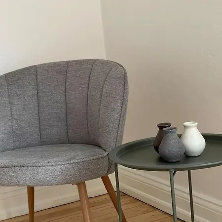 I Apartment *